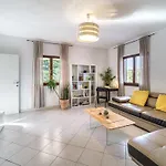 Tudor Mit Atemberaubender Aussicht By Interhome *