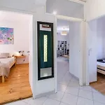 Tudor Mit Atemberaubender Aussicht By Interhome