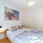 Tudor Mit Atemberaubender Aussicht By Interhome *