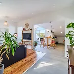 Tudor Mit Atemberaubender Aussicht By Interhome * Bobovisca