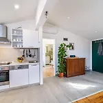Tudor Mit Atemberaubender Aussicht By Interhome Bobovisca