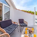 Tudor Mit Atemberaubender Aussicht By Interhome
