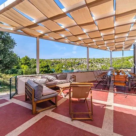 Tudor Mit Atemberaubender Aussicht By Interhome Ferienhaus