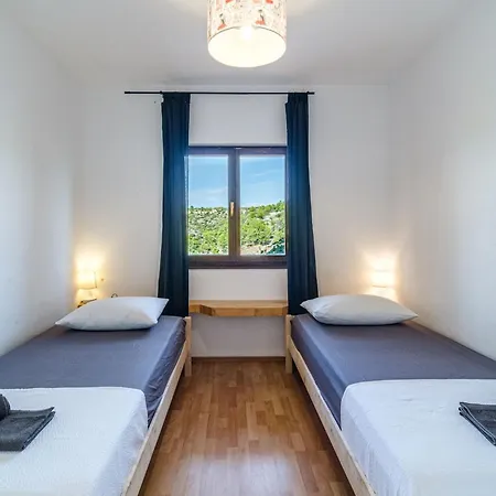 Tudor Mit Atemberaubender Aussicht By Interhome Bobovišća