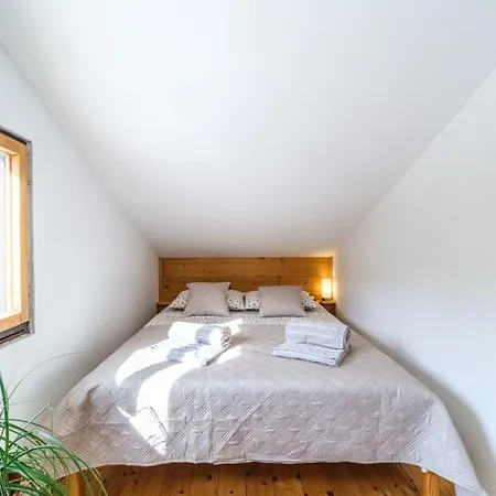Tudor Mit Atemberaubender Aussicht By Interhome * Bobovišća