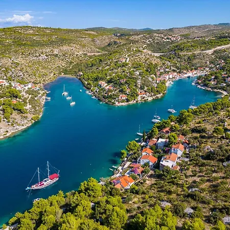 Nyaraló Tudor Mit Atemberaubender Aussicht By Interhome